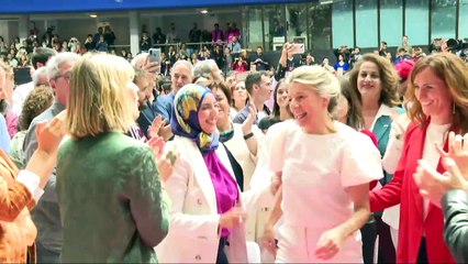 Díaz no cierra la puerta a Podemos pero los morados le afean que no apueste por la unidad