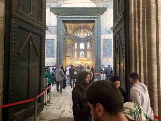 Ayasofya-İ Kebir Camii'nin onarılan imparator kapısı koruma altına alındı
