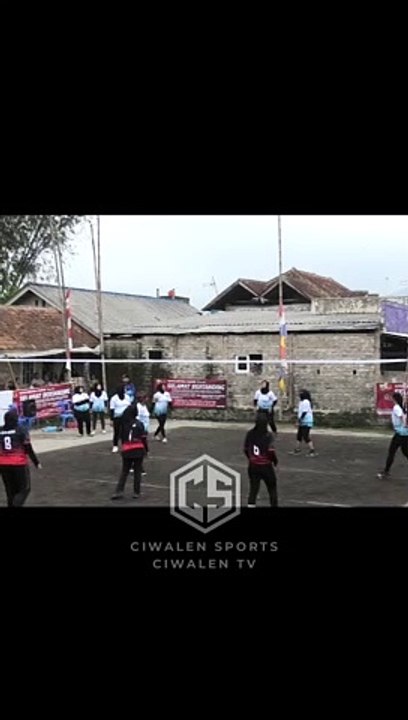 Jump Smash Putri Nisa