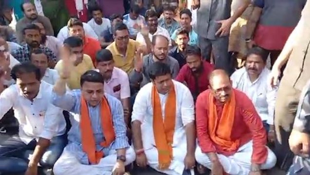 রিষড়ায় রামনবমীর মিছিল ঘিরে উত্তেজনা অব্যাহত,রিষড়াতেও সুকান্ত মজুমদারকে ঢুকতে বাধা পুলিশের