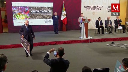 AMLO y Profeco reconocen a Bodega Aurrera como la cadena con el precio más bajo de la canasta básica