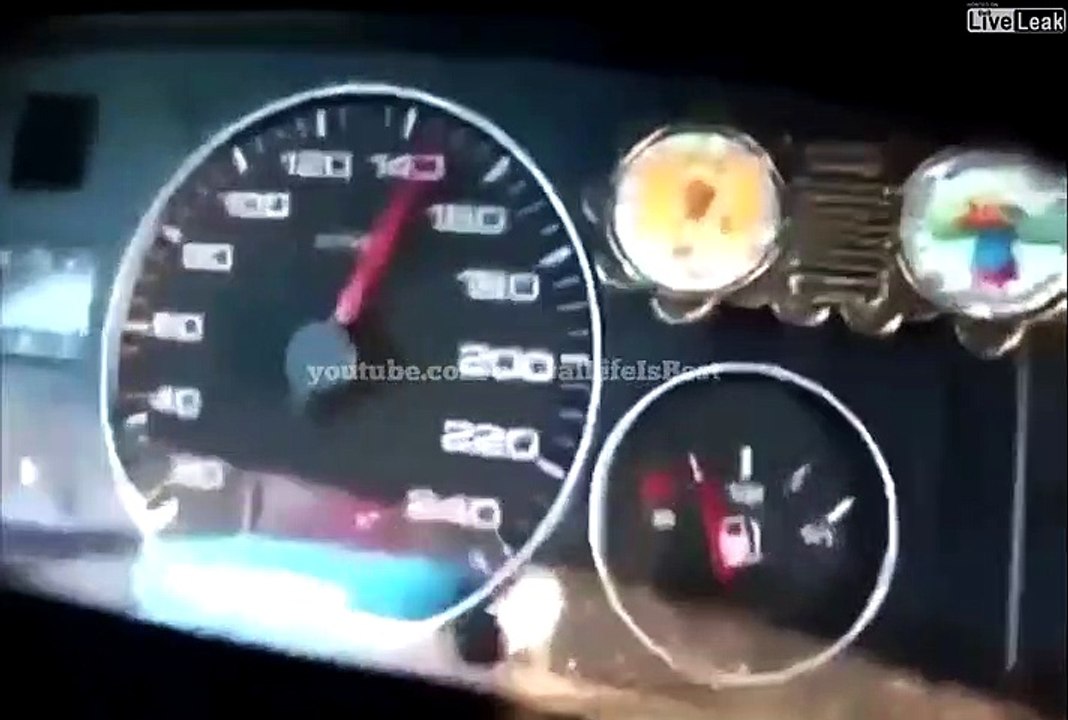 Il se fait tracter en luge à plus de 160kmh derrière une voiture