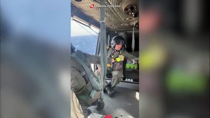 Migranti, il salvataggio sull'isola di Lampione - Video