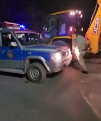 स्कॉर्पियो से टकराकर बेकाबू बाइक सिटी बस के नीचे घुसी