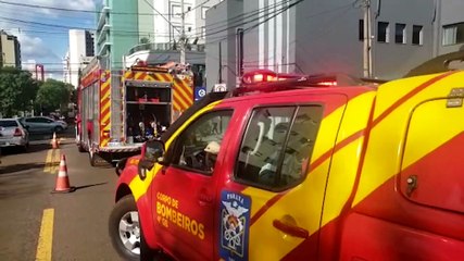 Incêndio em ar-condicionado mobiliza Bombeiros, mas fogo é controlado por trabalhadores com uso de extintores