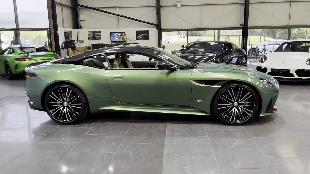 Elegance in Motion | Aston Martin DBS Superleggera 2022 - Walkaround