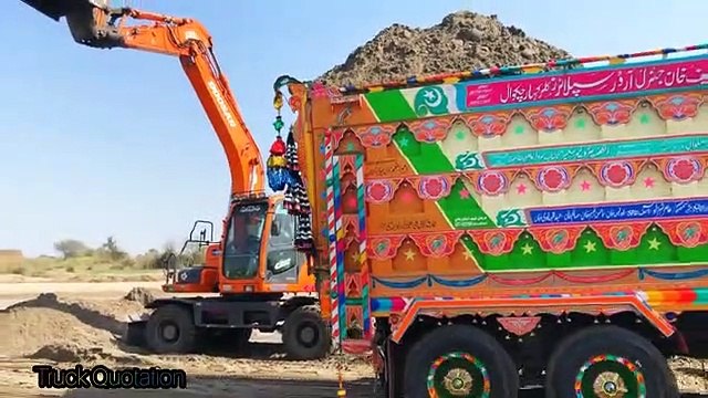 DOOSAN EXCAVATOR IN RIVER loading dumper(360P)