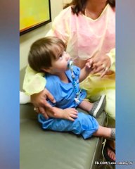 Siblings First Meeting Newborn Baby (3)