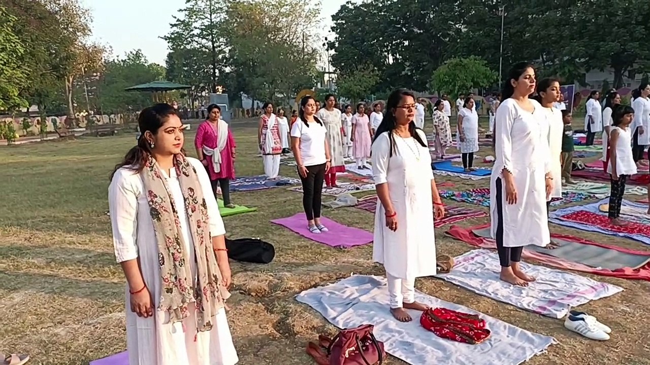 जबलपुर विजय नगर में योग प्रशिक्षण शिविर का आयोजन
