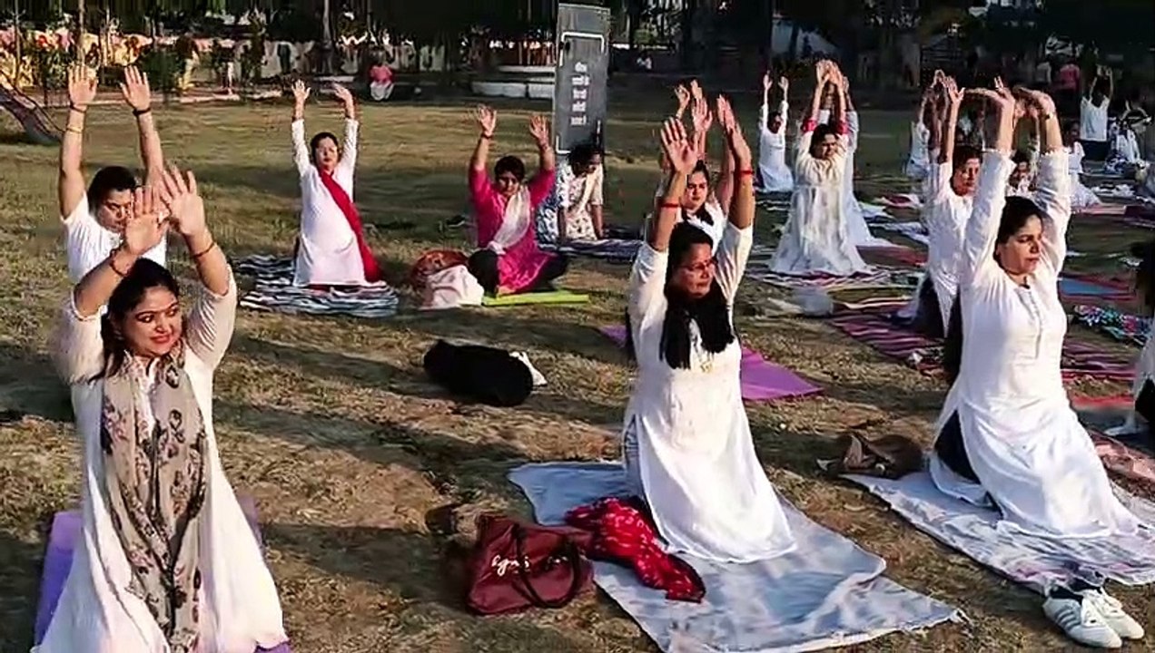 जबलपुर विजय नगर में योग प्रशिक्षण शिविर का आयोजन