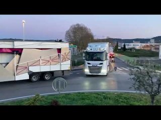 Manosque : des forains bloquent l'entrée de la ville