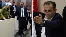 Bolu Belediye Başkanı Tanju Özcan, önceki toplantıda kendisine su şişesi fırlatan meclis üyesini özür dilemeyince dışarı çıkarttı