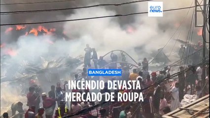 Incêndio devora mercado de roupa de Dacca