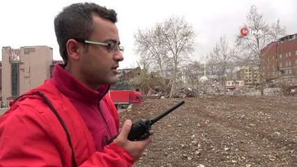 Arama kurtarma ekiplerine deprem günü telsizleriyle yardım ettiler