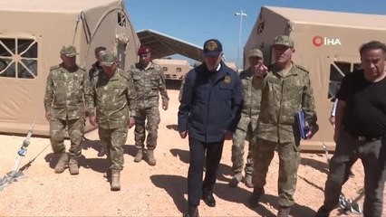 Bakan Akar, kanaat önderleri ile bir araya geldi