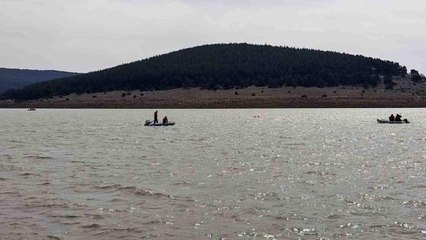Alabora olan tekneden düşen Ferdi Uludağ'ı arama çalışmaları sürüyor