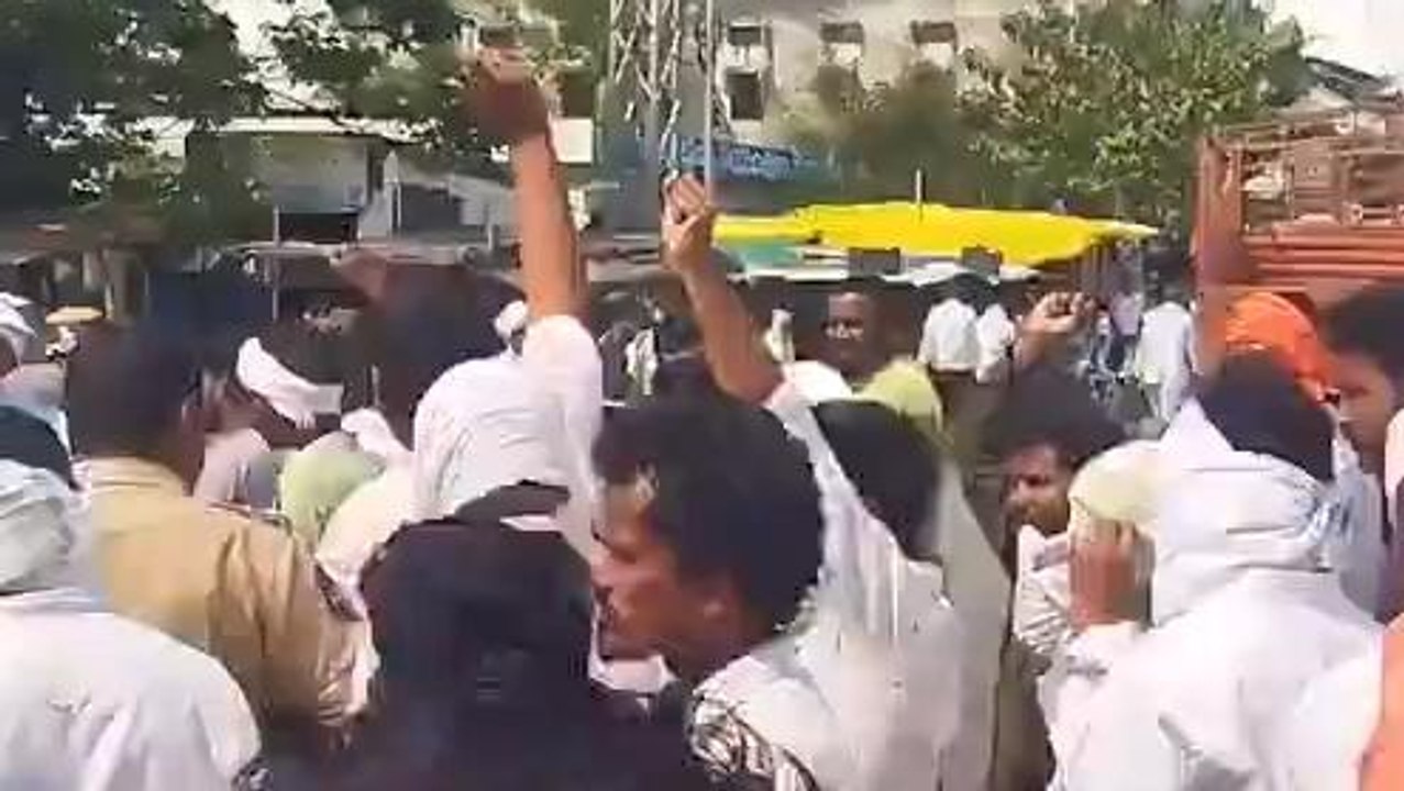 ఆదిలాబాద్: వివాహిత ఆత్మహత్య.. రిమ్స్ ఎదుట ఆందోళన..!