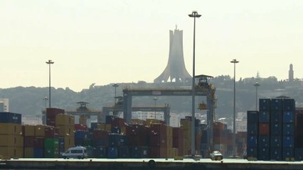 الجزائر.. رفع الحظر عن واردات سلع لا يغطيها الإنتاج المحلي