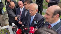 Kılıçdaroğlu ve İmamoğlu, Trabzonspor Kulübü'nün Eski Teknik Direktörü Ahmet Suat Özyazıcı'nın Mezarını Ziyaret Etti