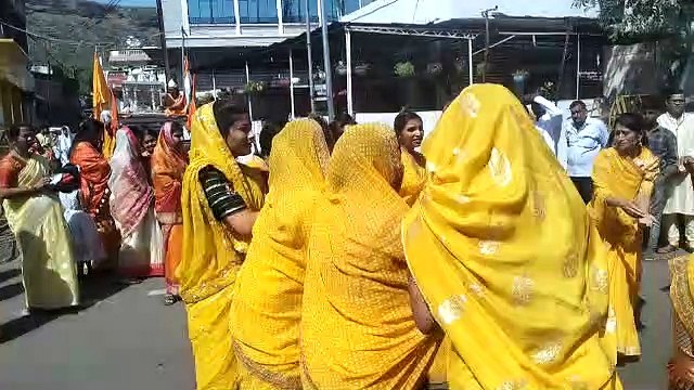 भगवान महावीर की जयंती पर भक्ति रस में डूबे जैन श्रावक