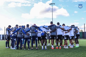 Emelec arribó a Uruguay:  ¿Quiénes no viajaron con el equipo?