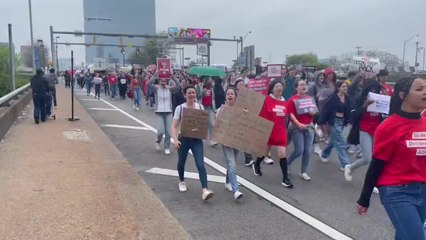 Nashville students march in demand of gun laws