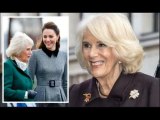 La regina Camilla mostra uno stretto legame con la principessa Kate con la spilla Van Cleef & Arpels