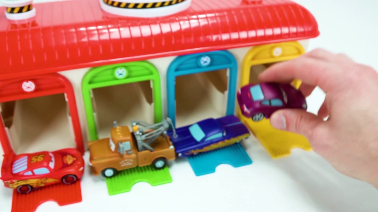 Disney Cars Lightning McQueen रंग बदलने वाले वाहनों से जानें रंग!