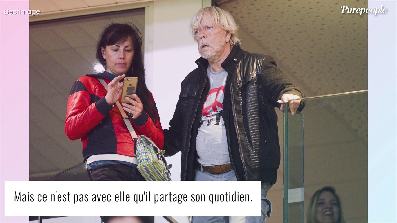 Renaud partage sa vie avec deux hommes, son quotidien dévoilé : "Ça a été difficile à gérer"