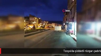 Tosya'da şiddetli rüzgar çadırları yerinden söktü