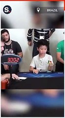 Rubik Küpü Tek Elle Çözmek