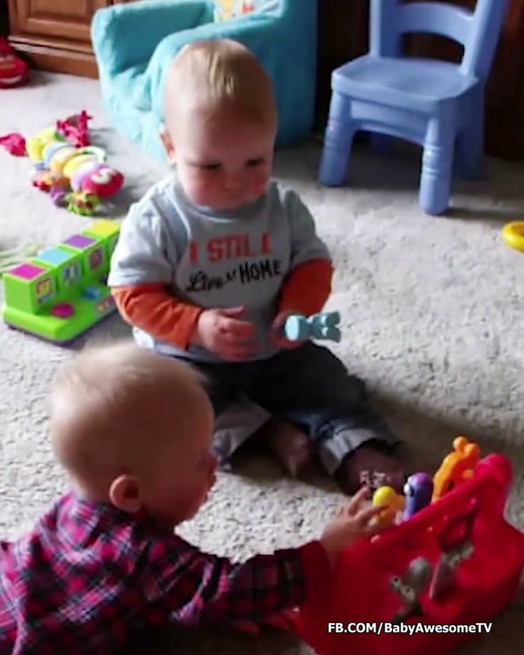 Funniest Baby with Big Family Moments - Baby Family Videos (2)