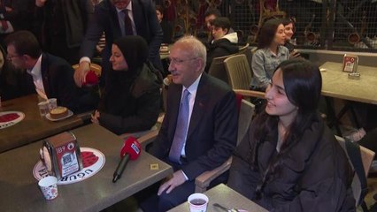 Kemal Kılıçdaroğlu ile Trabzonlu Gençler Arasında 'Marteniçka Bilekliği' Diyaloğu: "Dileği Biliyorsunuz Zaten. Hepimizin Bildiği Sır"