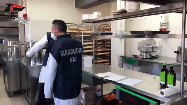 Escrementi e blatte, controlli Nas in mense ospedali -Video