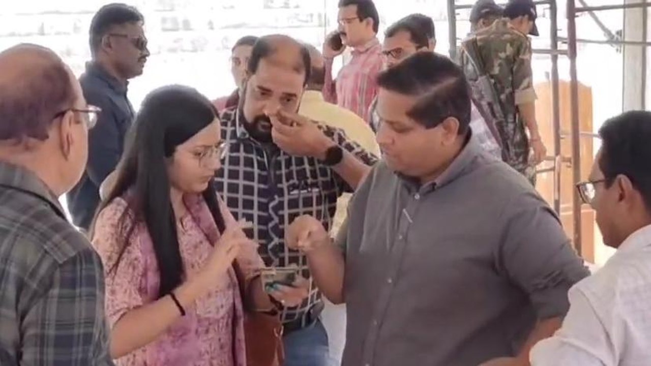CM कल करेंगे जिले का दौरा, कलेक्टर ने लिया तैयारियों का जायजा