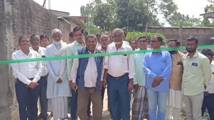 উঃদিনাজপুরঃ পাঁচ বছরের দুর্ভোগ! সবুজ ফিতে নিয়ে হাসিমুখে নেতারা, কিন্তু কেন ?
