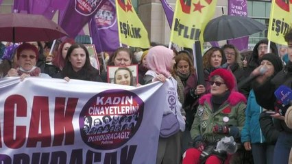 Kadın Cinayetlerini Durduracağız Platformu'na Açılan Kapatma Davası... Kadınlar Adliye Önünde Açıklama Yaptı: "14 Mayıs'taki Seçimde 6284 Diyerek...