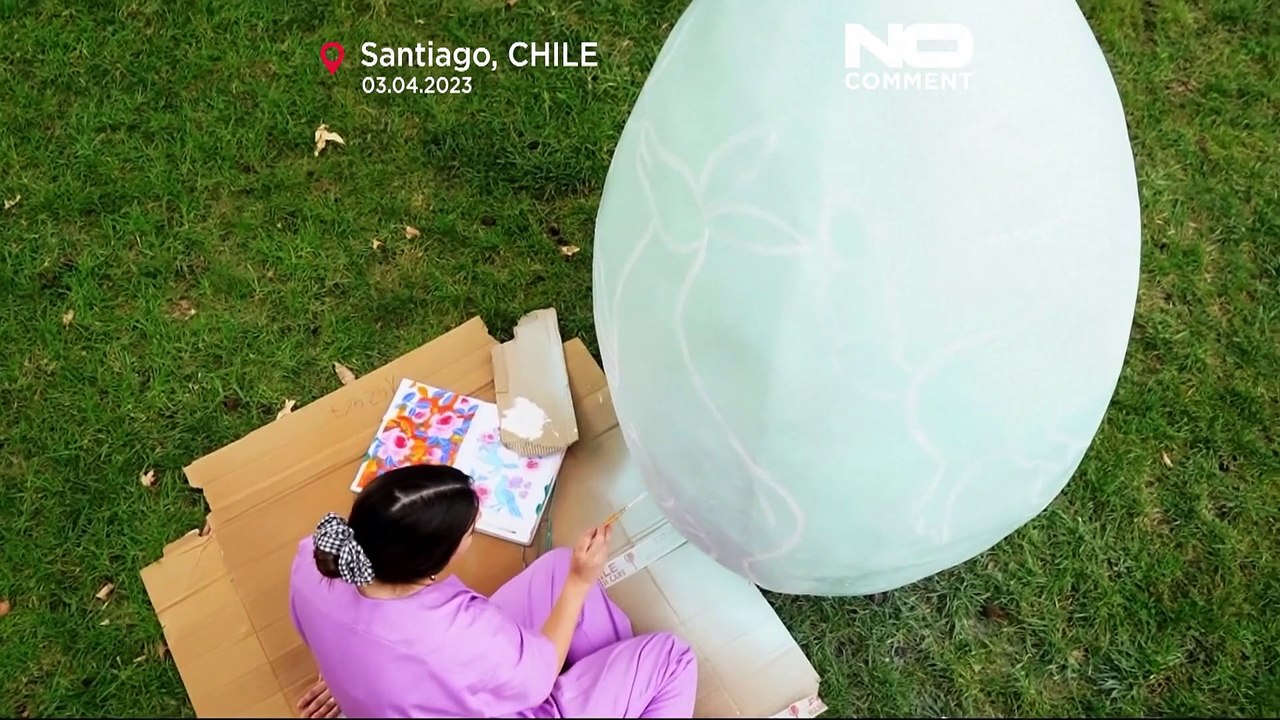 Раскраска яиц как искусство: в парке Сантьяго открылась выставка "Цвета Пасхи"