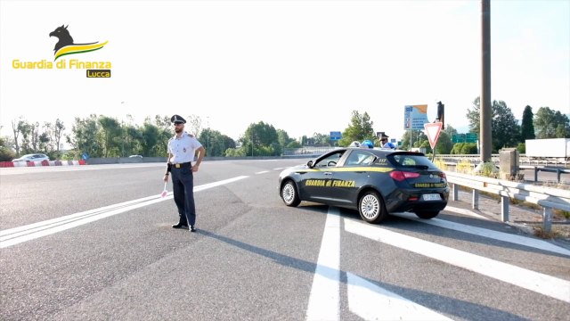 Lucca, appalto truccato nella fornitura di mezzi per raccolta rifiuti