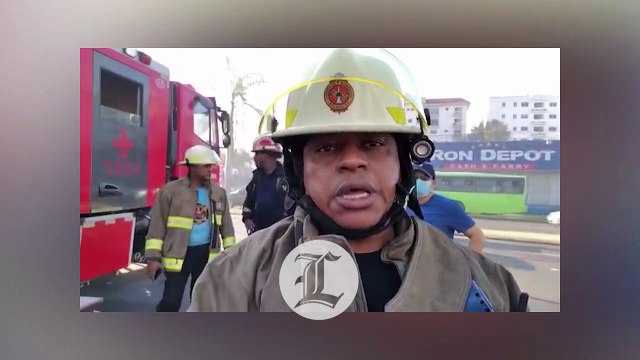 BOMBEROS ASEGURAN INCENDIO EN TIENDA DE AIRES ACONDICIONADOS ESTÁ TOTALMENTE CONTROLADO