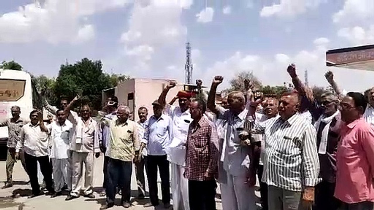 वीडियो में देखिये रोडवेज ने ऐसा क्या कर दिया कि इनको घर से निकलना पड़ा...!