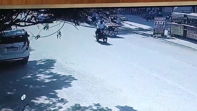 कार की चपेट में आने से सब्जी विक्रेता की मौत