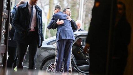 Zelensky and wife welcomed with military honours to Poland