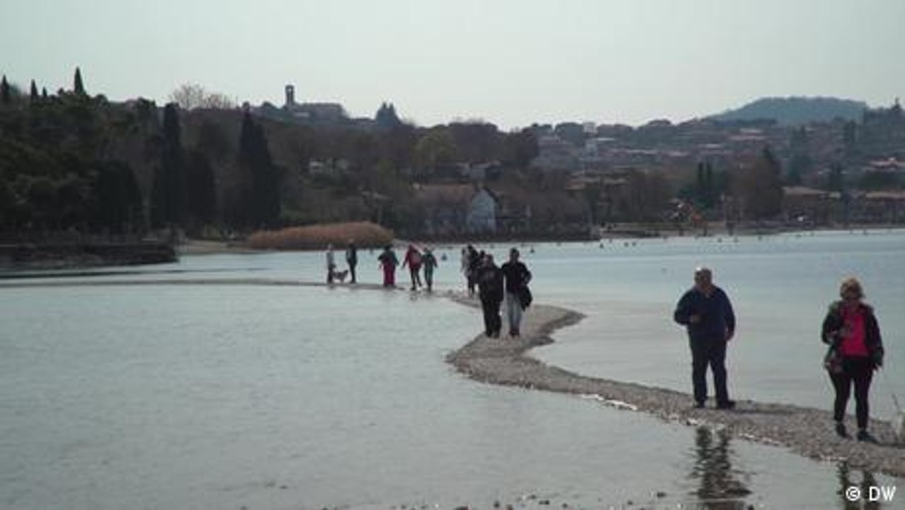 Zu Fuß durch den Gardasee