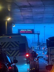 Avrasya Tüneli'nde kaza: Otomobil yan yattı