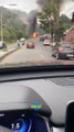 Micro-ônibus bate em poste e pega fogo no bairro Sion