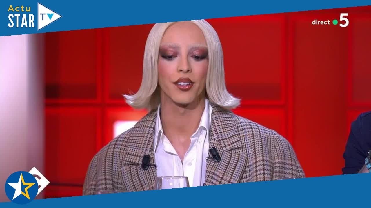 "Je suis fatigué" : des trémolos dans la voix, Bilal Hassani à deux doigts de craquer sur le plateau