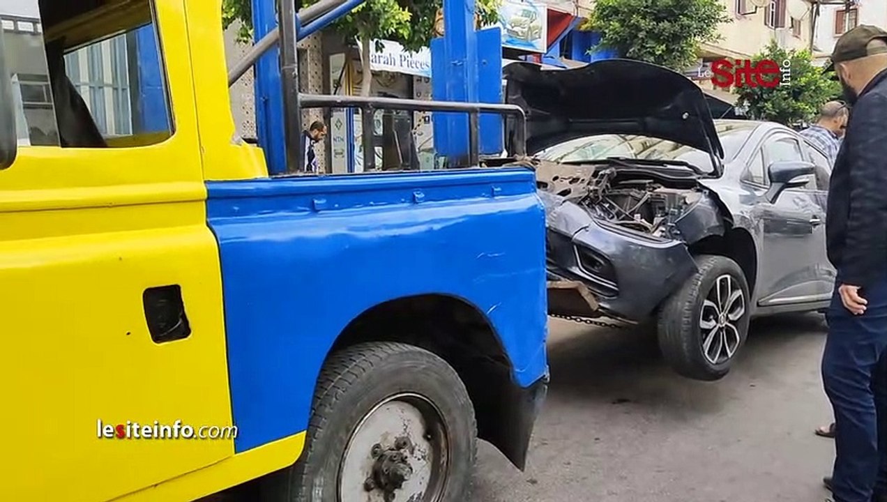 حادثة سير مروعة بسبب اصطدام بين _طاكسي_ وسيارة بالبيضاء