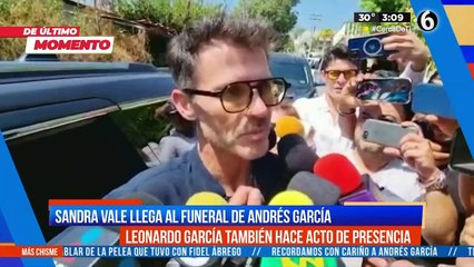 Leonardo García llega al funeral de su papá