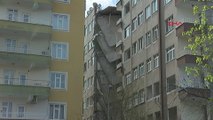 Diyarbakır'da ağır hasarlı Diyargap Apartmanı'nın bir kısmı çöktü